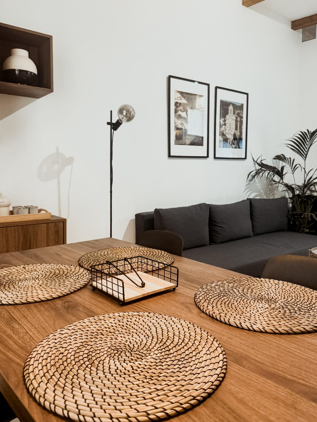 Zona living e tavolo da pranzo